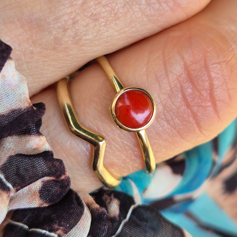 _vyrp11_550Zlaty-prsten-s-pravym-KORALOM-2