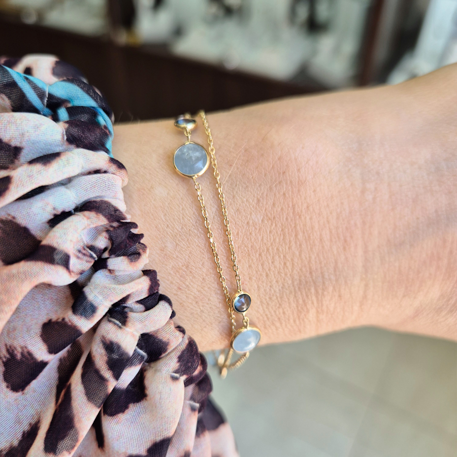 _vyrp11_553Zlaty-naramok-s-dvoma-retiazkami-a-s-osadenym-MLIECNYM-AQUAMARINOM-a-TOPAZOM-1