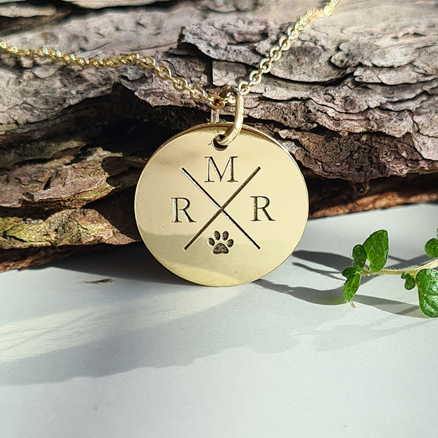 54930_587__vyr_1413-zlaty-personalizovany-privesok-s-menom-a-labkou