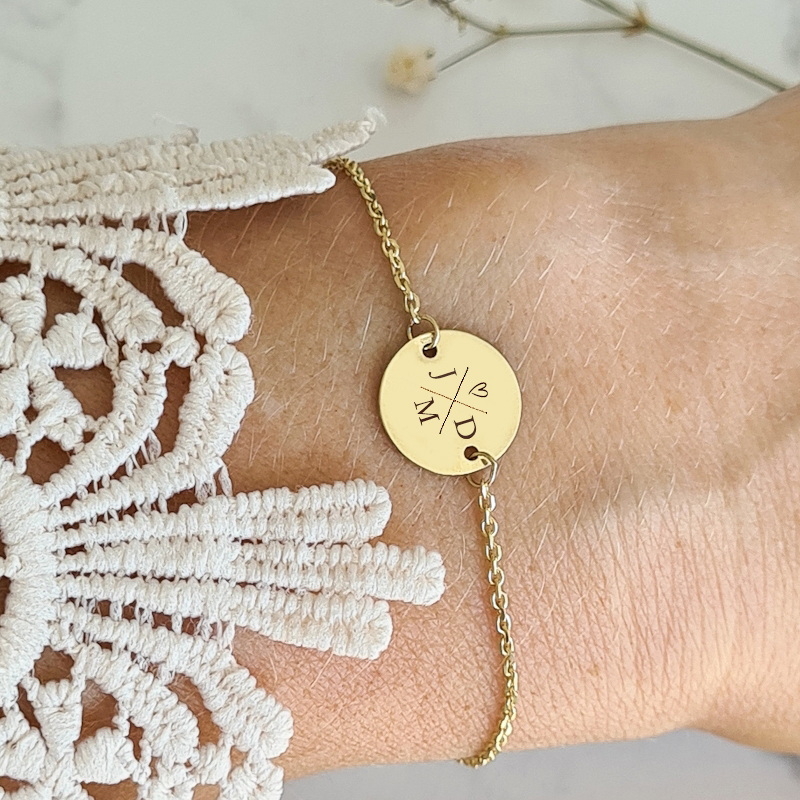 _vyr_659Zlaty-naramok-kruh-s-inicialami-rodiny-5